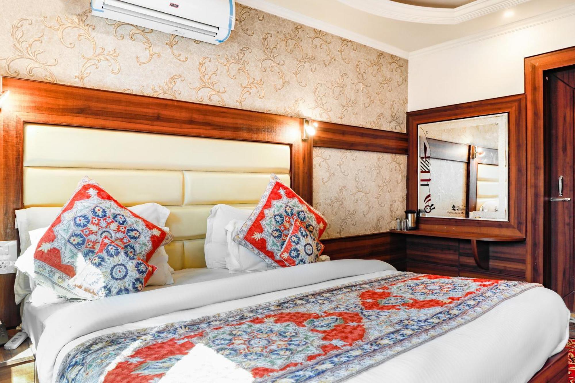 Pahalgam Retreat Hotel Exterior photo