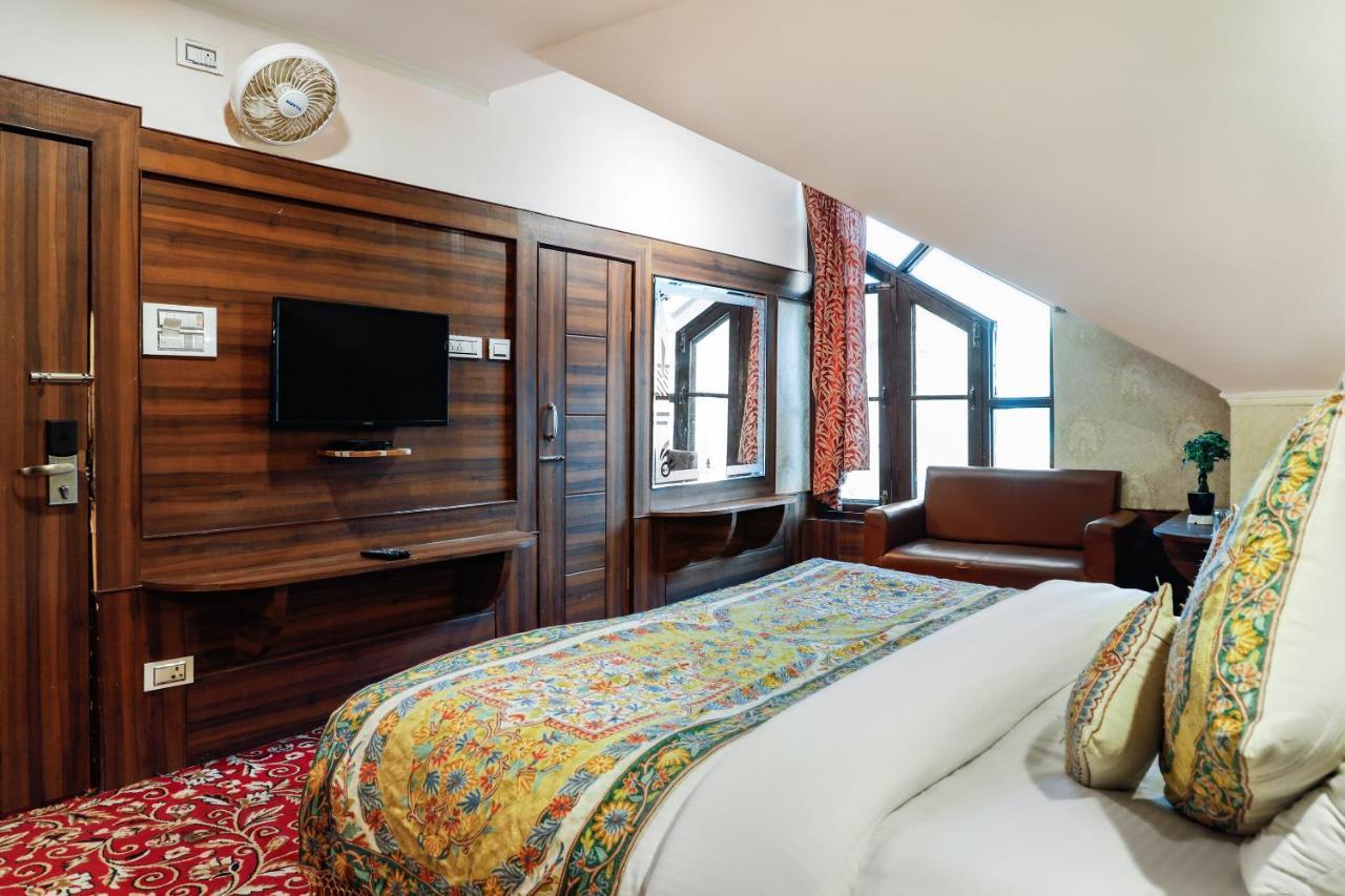 Pahalgam Retreat Hotel Exterior photo